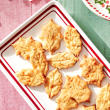 Christmas Appetizers Cheddar Holly Crackers